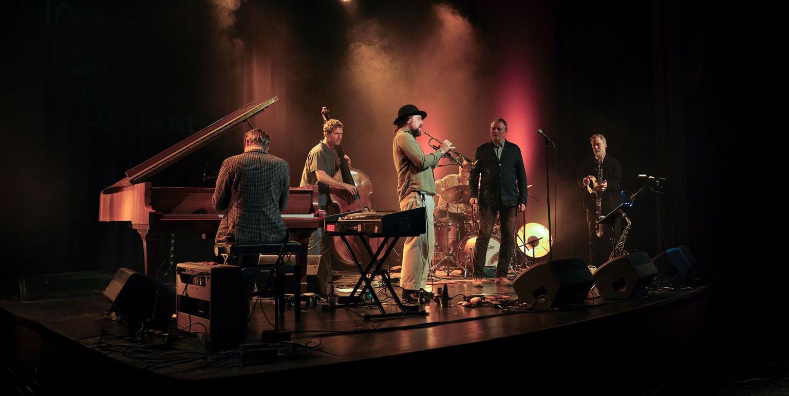 Magnus Carlson & The Moon Ray Quintet